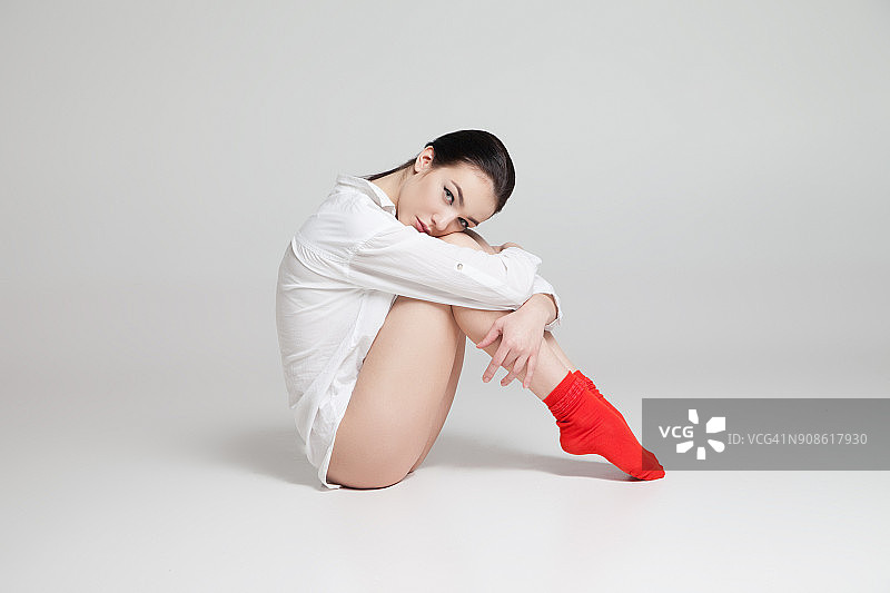 穿亮色袜子模特图片素材