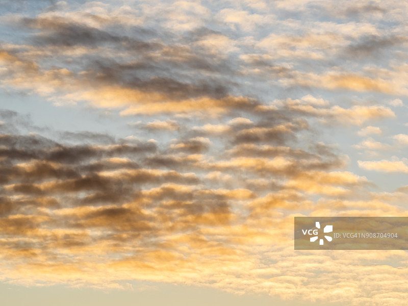 日落时分西班牙瓦伦西亚的彩色云霞图片素材