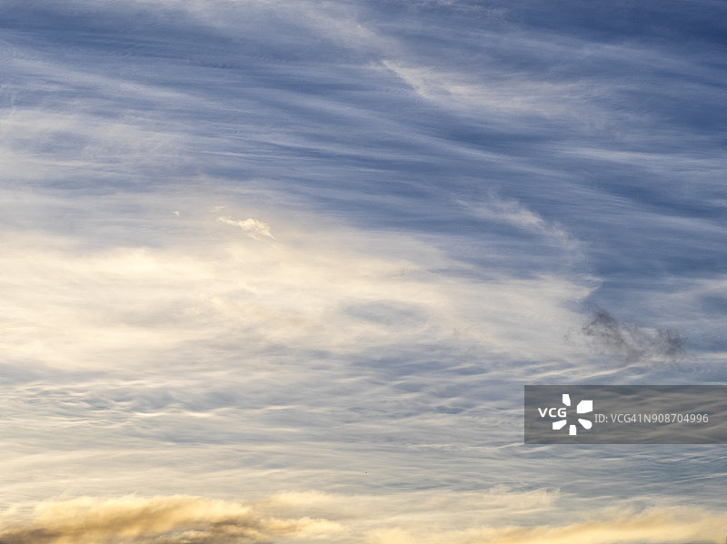 日落时分西班牙瓦伦西亚的彩色云霞图片素材