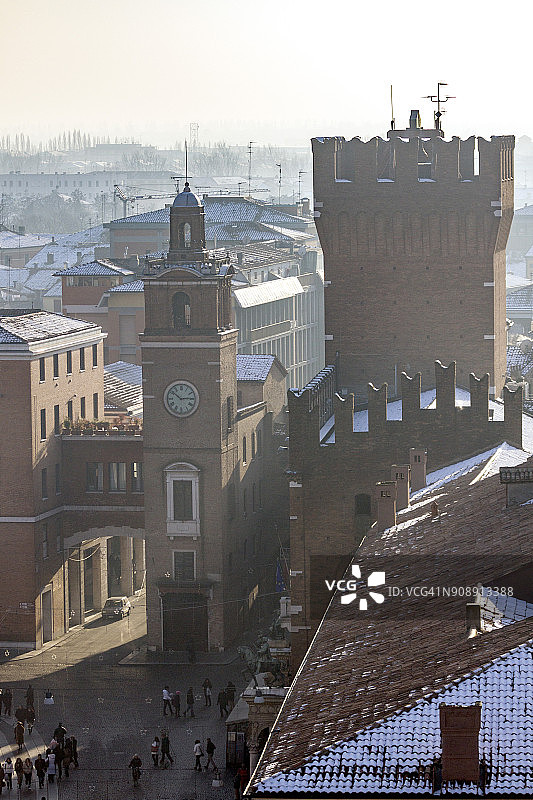 下雪的费拉拉的冬天图片素材