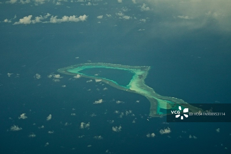 南海南沙群岛马里韦莱斯礁白天飞机航拍景观图片素材