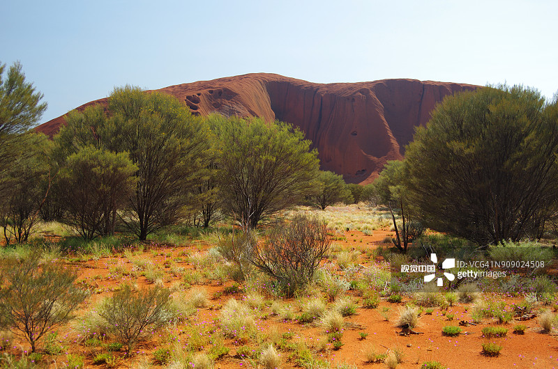 澳大利亚北领地乌鲁鲁卡塔丘塔国家公园的乌鲁鲁景观图片素材
