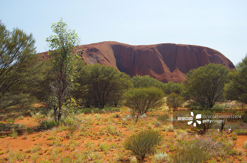 澳大利亚北领地乌鲁鲁卡塔丘塔国家公园的乌鲁鲁景观图片素材