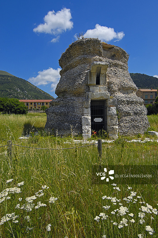 古比奥罗马陵墓，翁布里亚，意大利图片素材