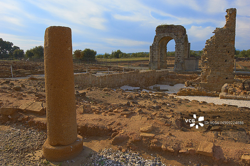 西班牙埃斯特雷马杜拉的卡帕拉罗马拱门图片素材