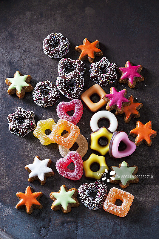 彩色肉桂圣诞星星饼干图片素材