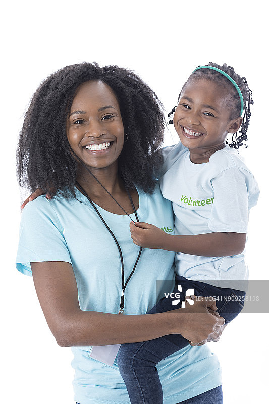 母女一起做志愿者图片素材