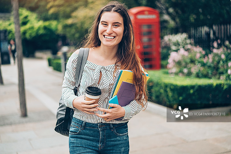 在伦敦的快乐学生图片素材
