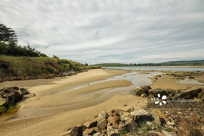 新西兰卡特林斯地区的苏拉特湾图片素材