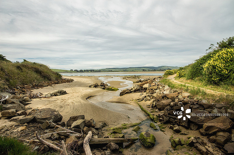 新西兰卡特林斯地区的苏拉特湾图片素材
