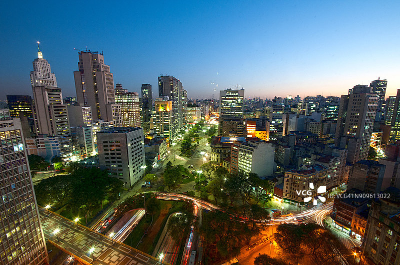 圣保罗市中心夜景图片素材