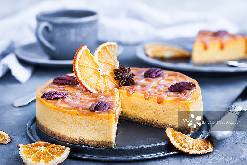 美味的南瓜橙子芝士蛋糕图片素材