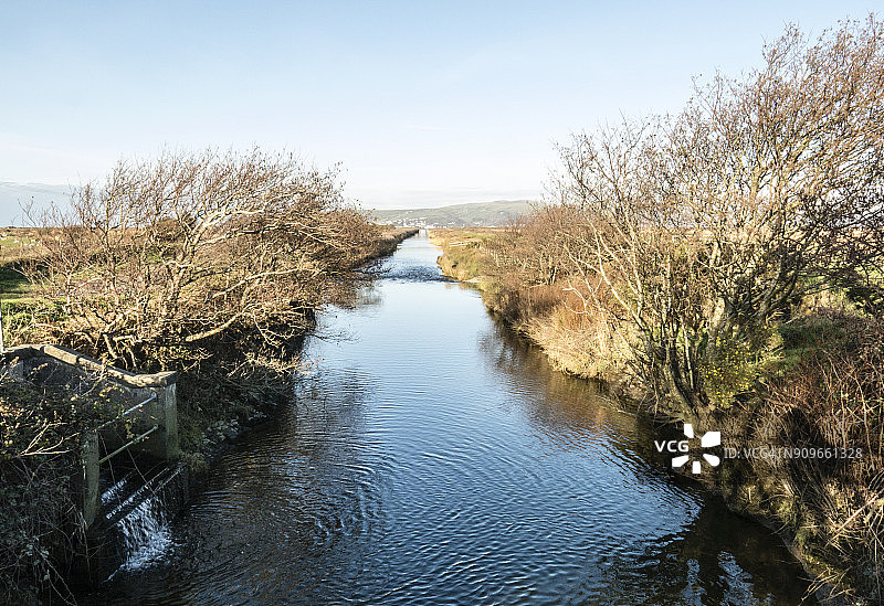 博斯和哈莱克之间的卡迪根湾沿岸的威尔士海岸小路图片素材