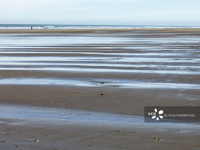 博斯和哈莱克之间的卡迪根湾沿岸的威尔士海岸小路图片素材