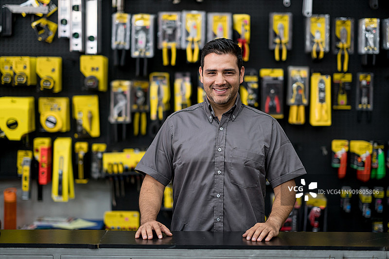 五金店员工图片素材