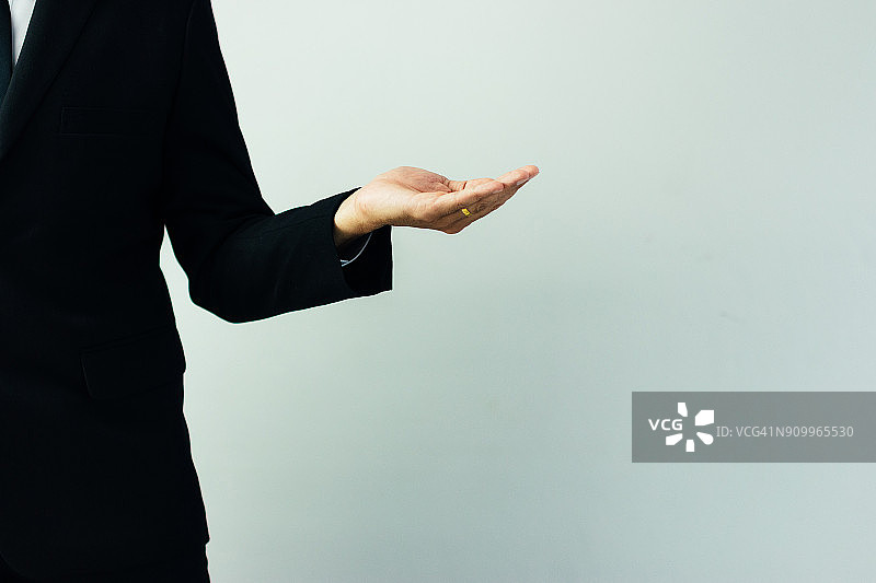 手部空空如也的商务男士图片素材