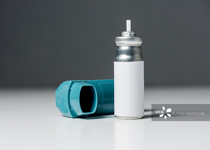 哮喘吸入器和替换罐图片素材
