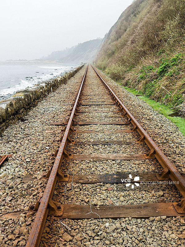 博斯和哈莱克之间的卡迪根湾沿岸的威尔士海岸小路图片素材
