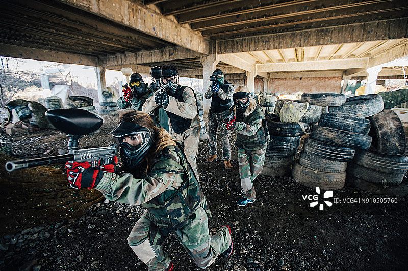 彩弹射击队图片素材