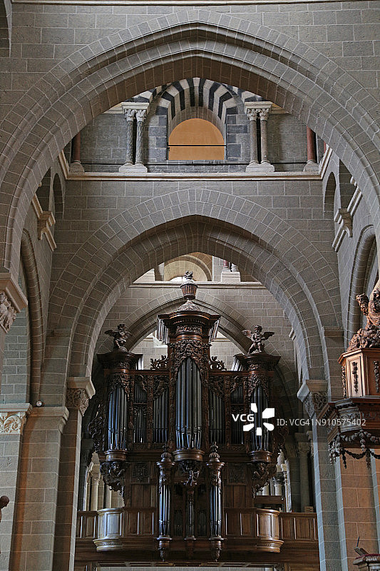 大教堂内的管风琴图片素材