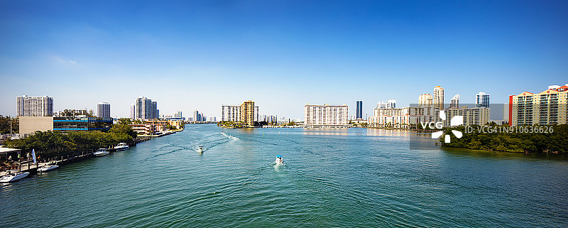 高楼林立的北迈阿密海湾全景图片素材