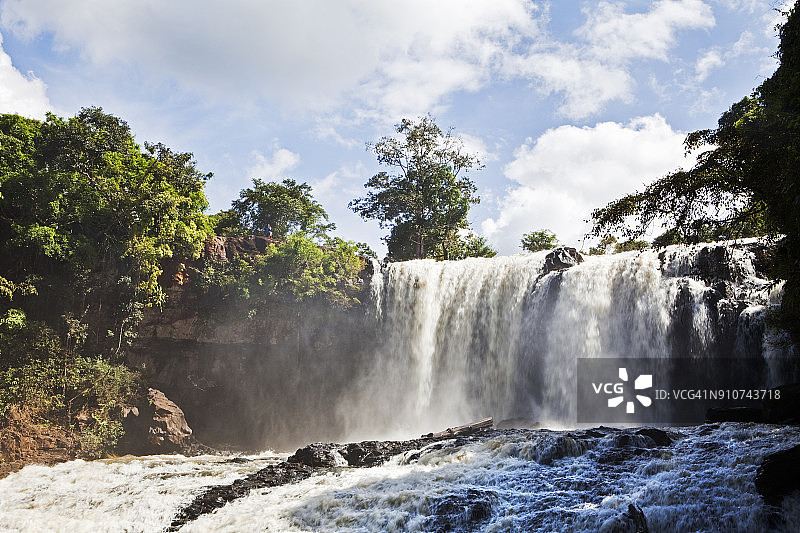 柬埔寨蒙多基里省布斯拉瀑布图片素材