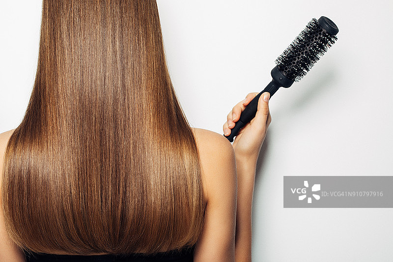 展示奢华发型的背影女人图片素材