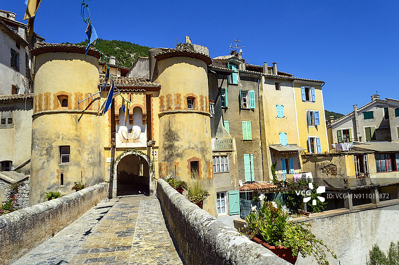 中世纪村庄昂特勒沃的皇家大门，滨海阿尔卑斯省，法国里维埃拉，法国图片素材