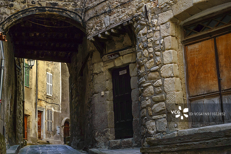 法国蔚蓝海岸阿尔卑斯-上普罗旺斯省阿诺特中世纪村庄图片素材