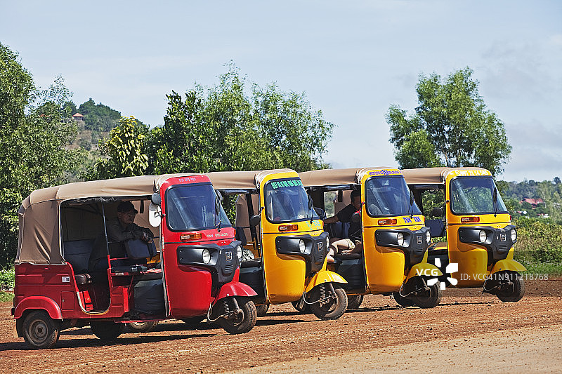柬埔寨蒙多基里全新嘟嘟车（出租车）图片素材
