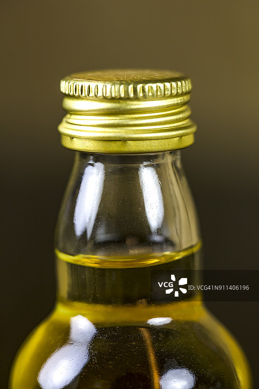 酒瓶特写图片素材