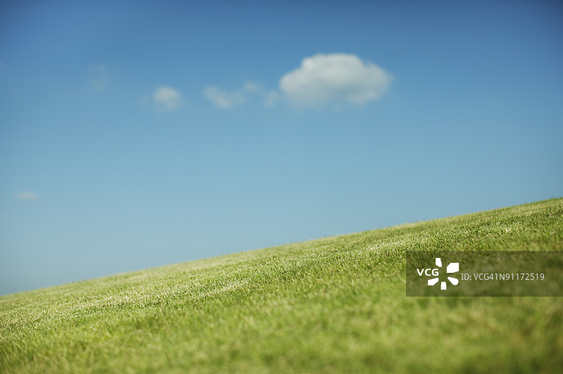 蓝天与田野图片素材