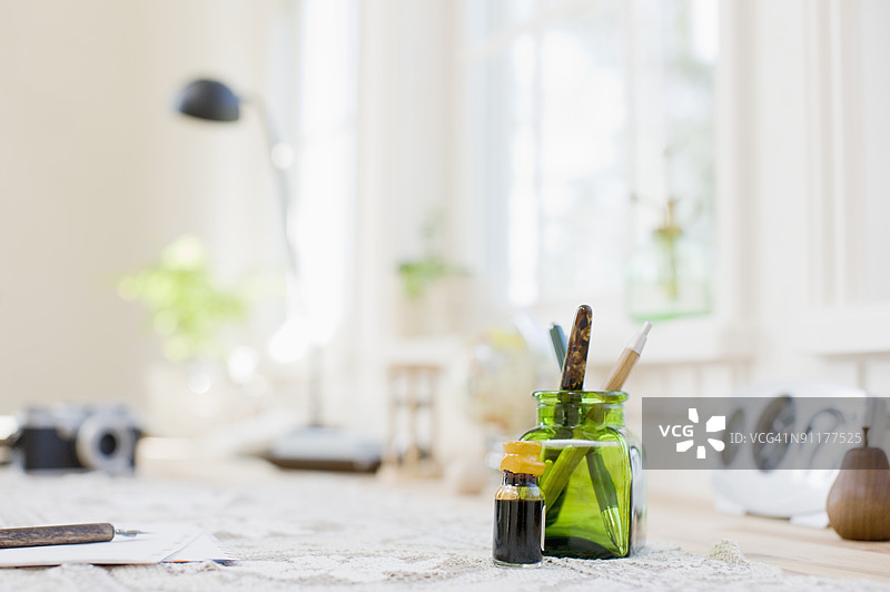 桌上的文具图片素材