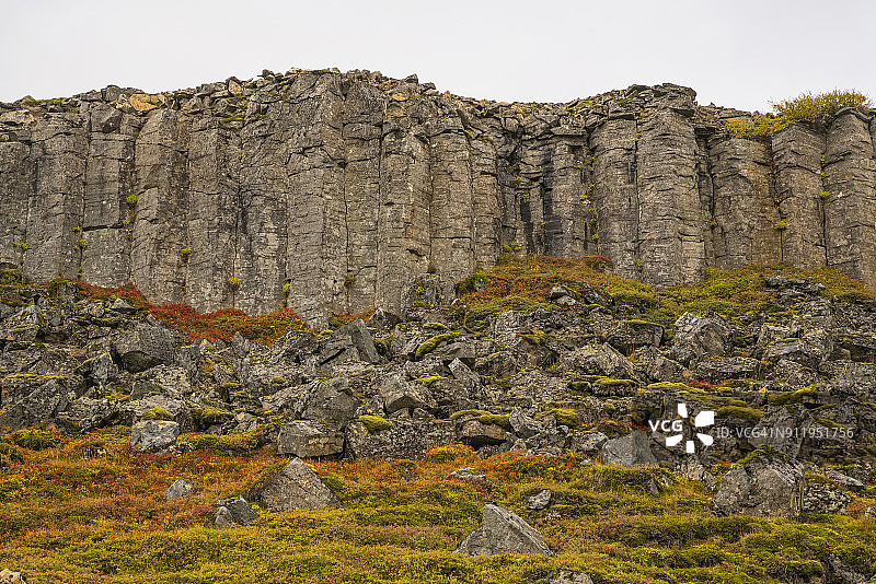 斯奈山半岛的古老熔岩玄武岩柱图片素材