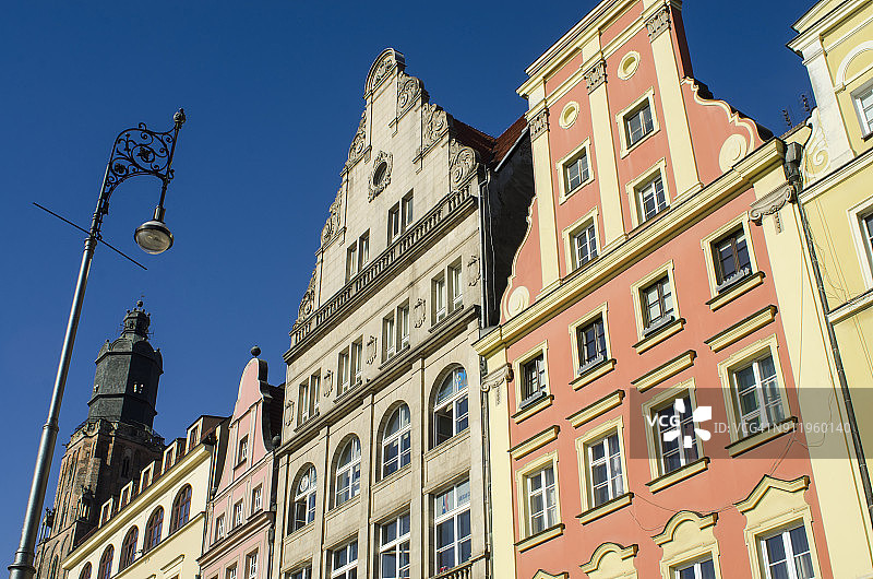 市场广场的旧建筑细节图片素材