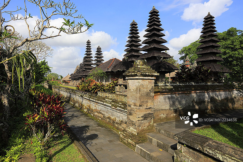 塔曼阿云寺主圣殿中的梅鲁塔（印度尼西亚巴厘岛梦威）图片素材