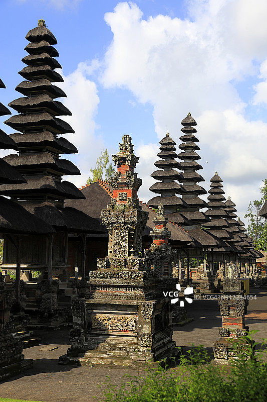 塔曼阿云寺主圣殿中的梅鲁塔（印度尼西亚巴厘岛梦威）图片素材