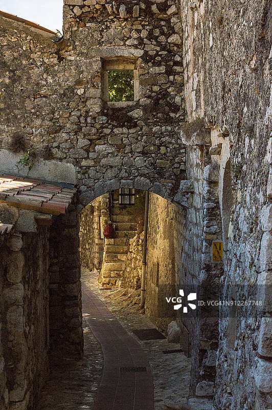 法国埃兹中世纪村庄的街道图片素材