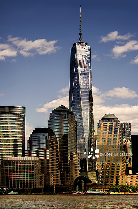 新泽西纽波特眺望纽约自由塔图片素材