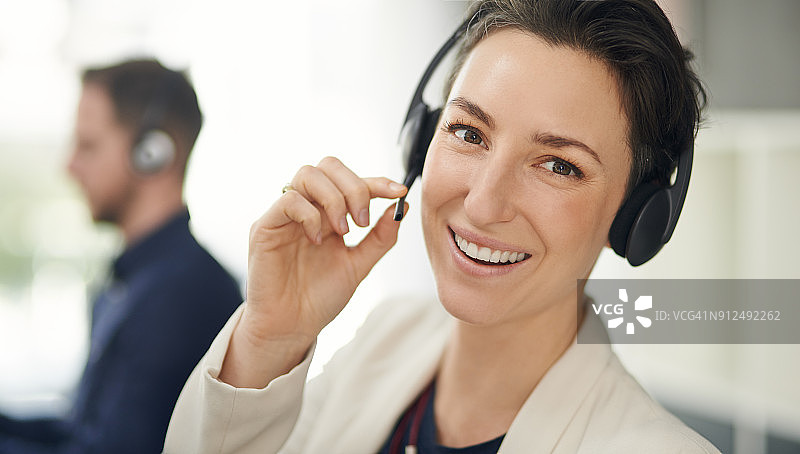 需要时请致电我们，获得可靠的客户服务图片素材