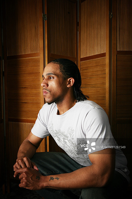 蹲伏的头像图片素材