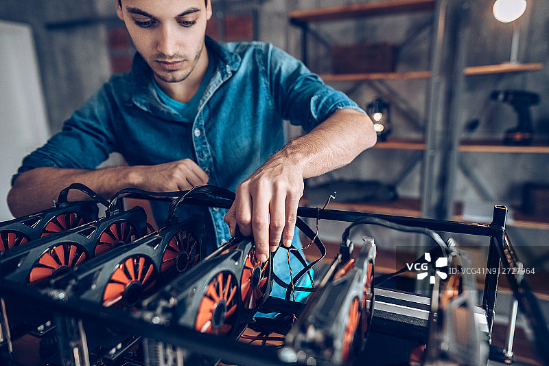 加密货币的矿机图片素材