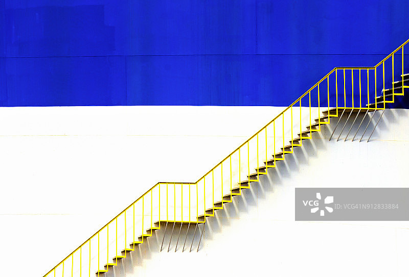 黄色的楼梯图片素材