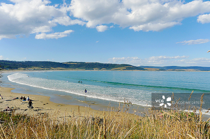 阳光明媚的夏日海滩场景，位于卡特林斯湾图片素材
