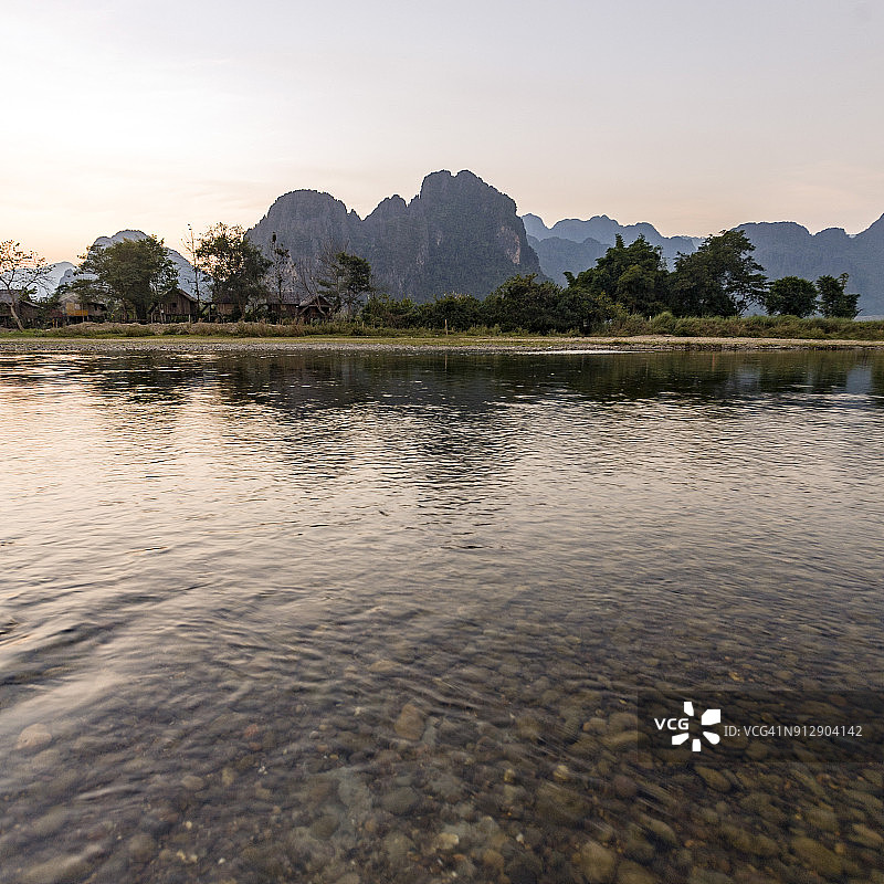 南松河日落图片素材