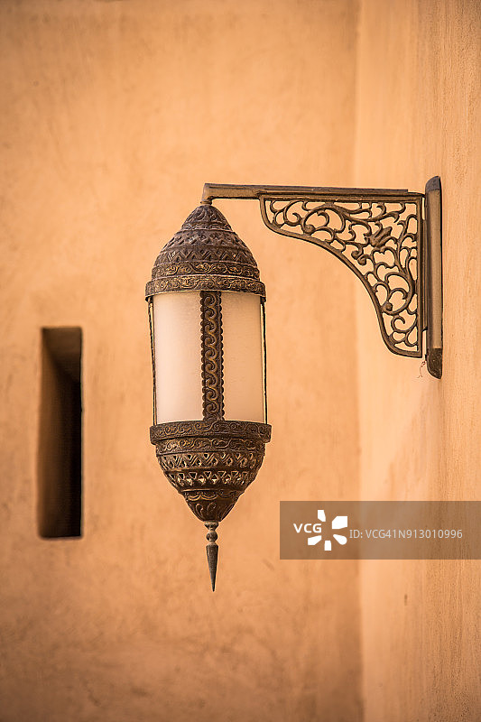 阿曼尼兹瓦堡内的灯图片素材