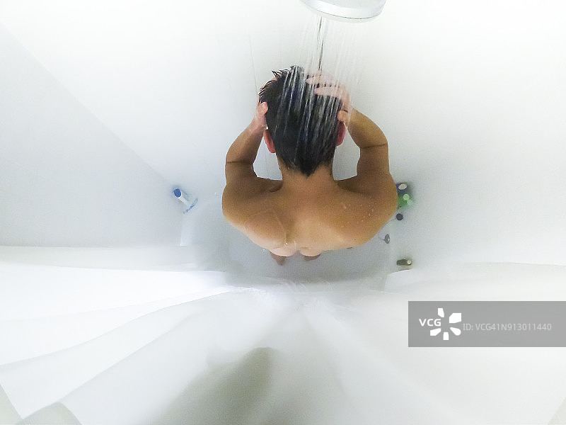 清晨淋浴图片素材