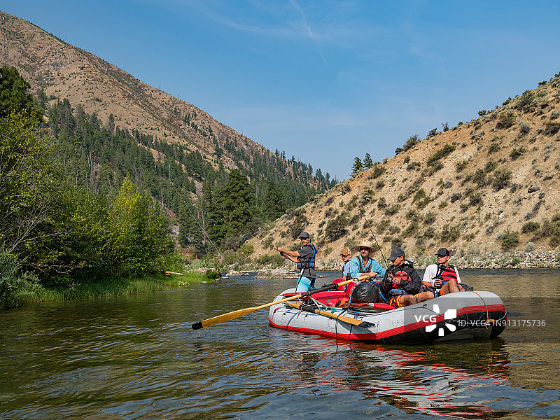 爱达荷州鲑鱼河漂流之旅图片素材