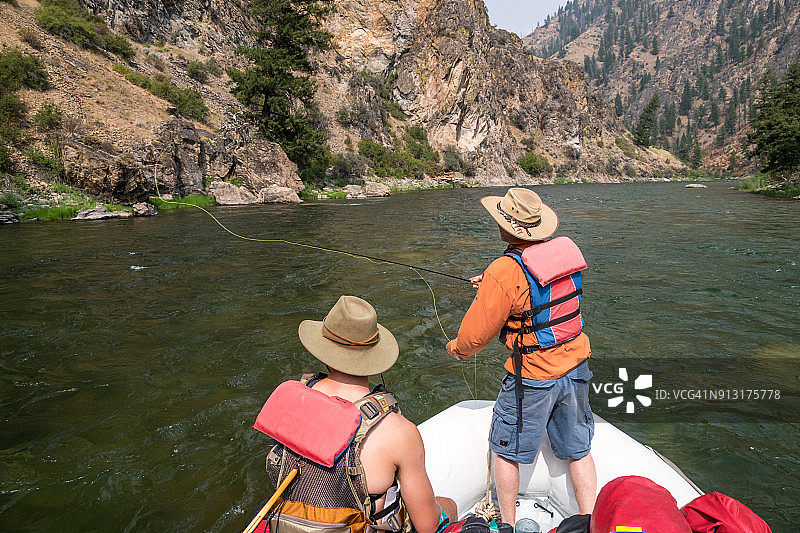 爱达荷州鲑鱼河漂流之旅图片素材