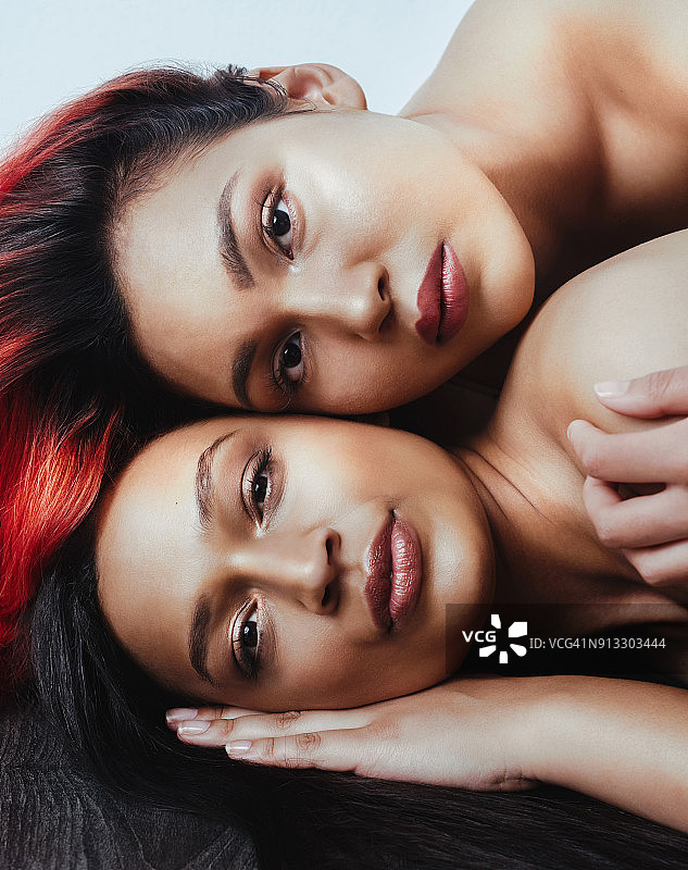 欣赏彼此的美丽，从不怀疑自己图片素材